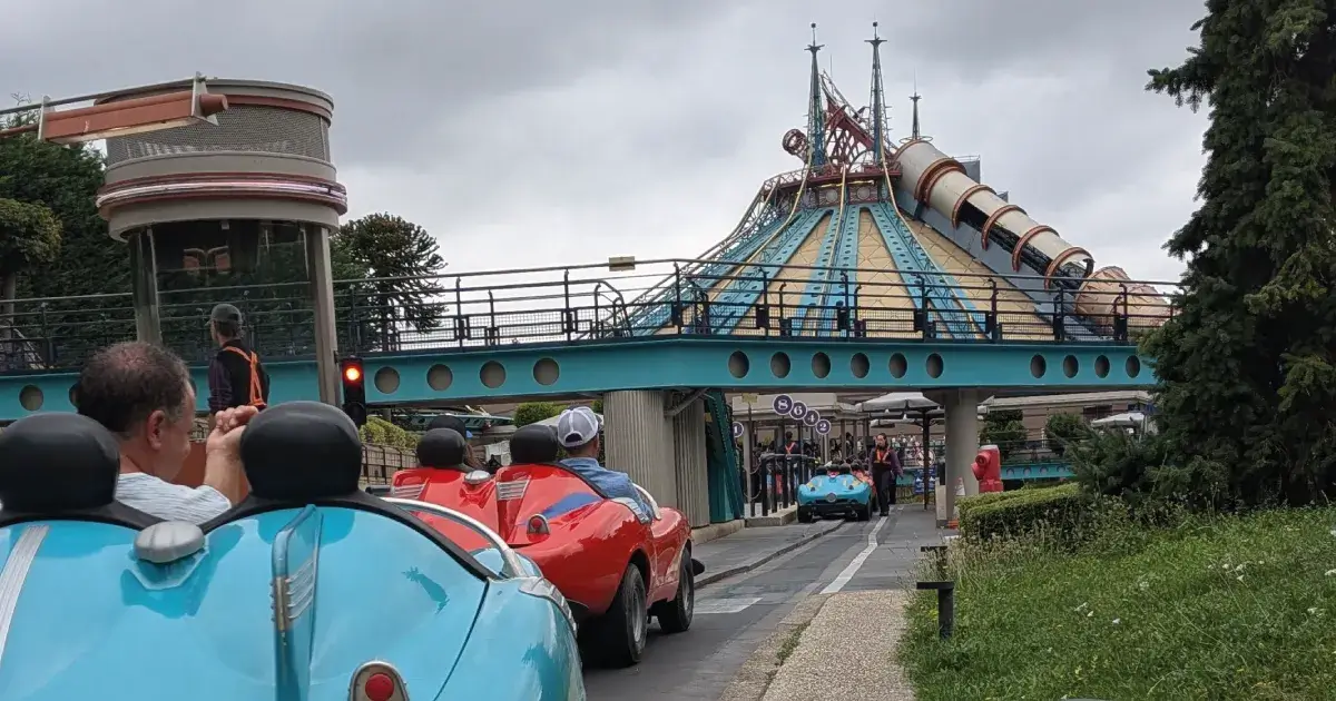 Autopia in Disneyland Paris: Fascinating Facts About This Timeless Futuristic Ride 🚗✨