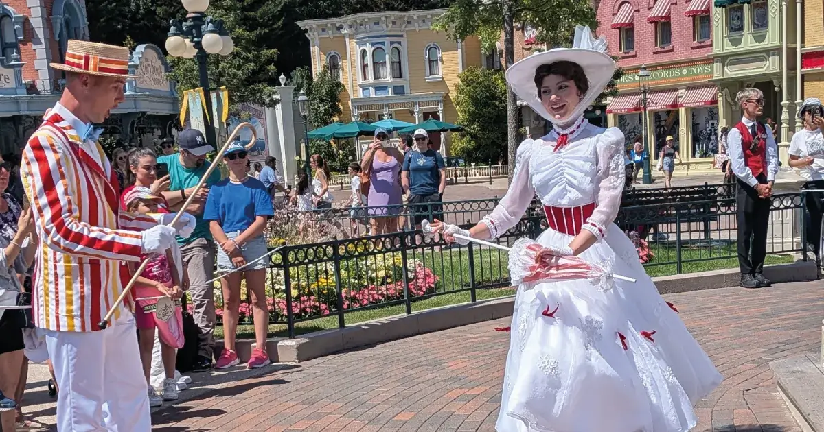 Complete Guide: Where and How to Meet Your Favorite Characters at Disneyland Paris