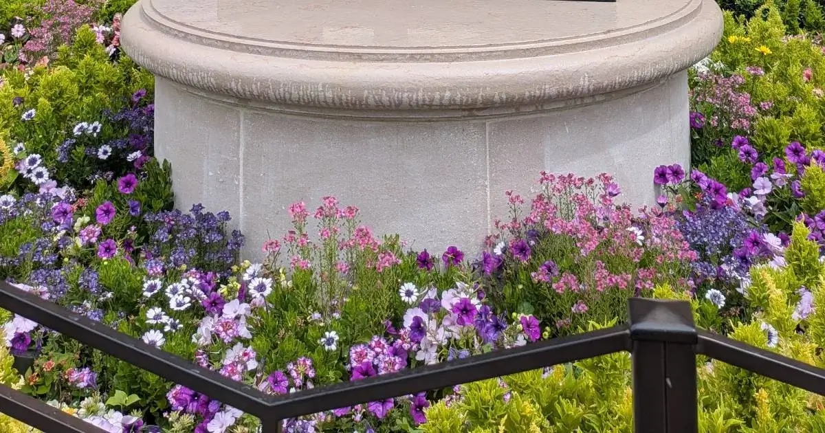 Disneyland Paris in March: The Ultimate Guide (Pros, Cons & Tips)