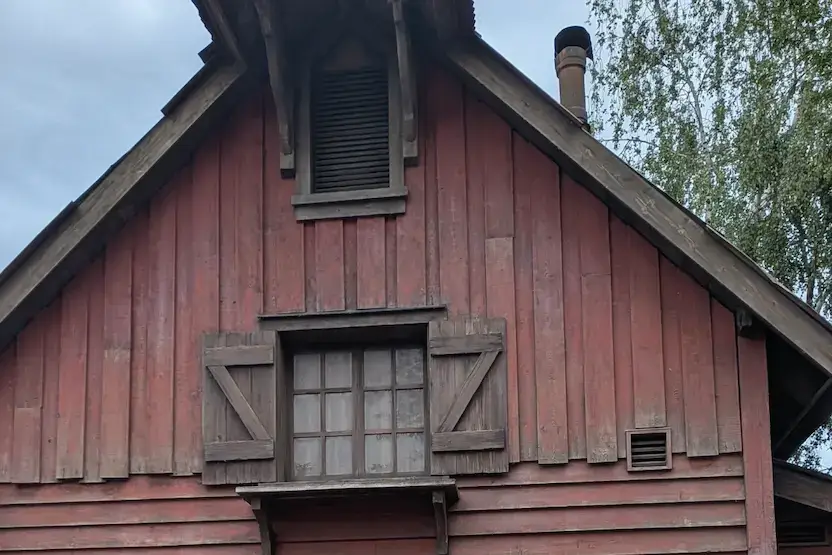 Frontierland buildings at Disneyland