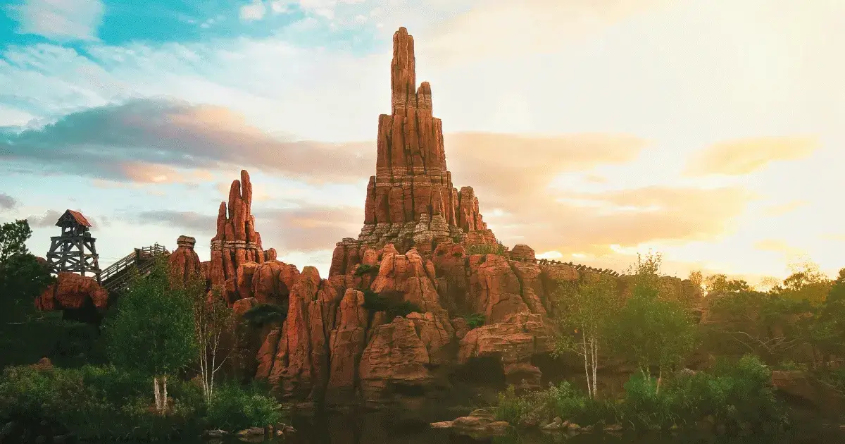 🤠 Frontierland Secrets: The Wild West Full of Mysteries at Disneyland Paris