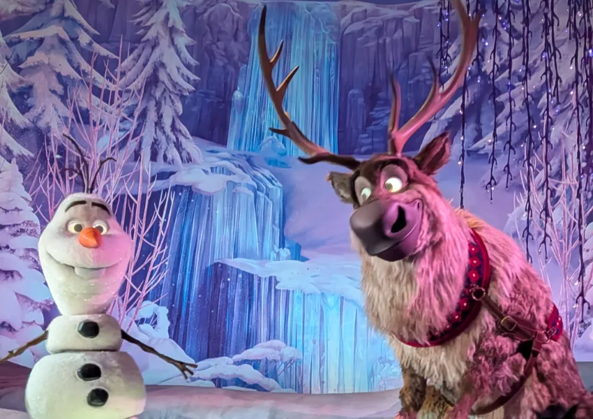 A-1000 Animatronic bei Frozen Ever After, Disneyland Paris