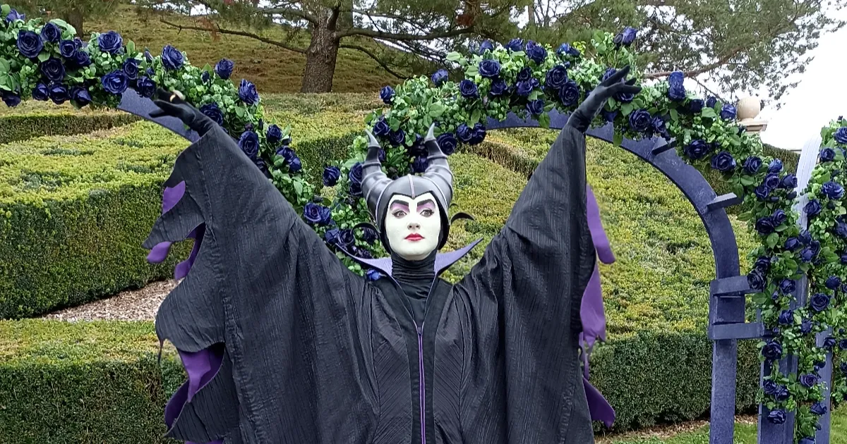 Halloween and Christmas at Disneyland Paris: Are the Crowds and Queues Really That Bad?