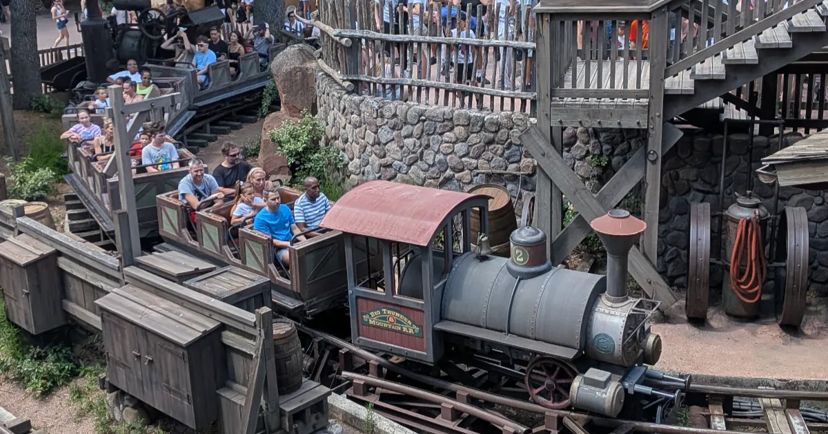 The 7 Most Intense Attractions at Disneyland Paris: Pure Adrenaline (and How to Skip the Queues)